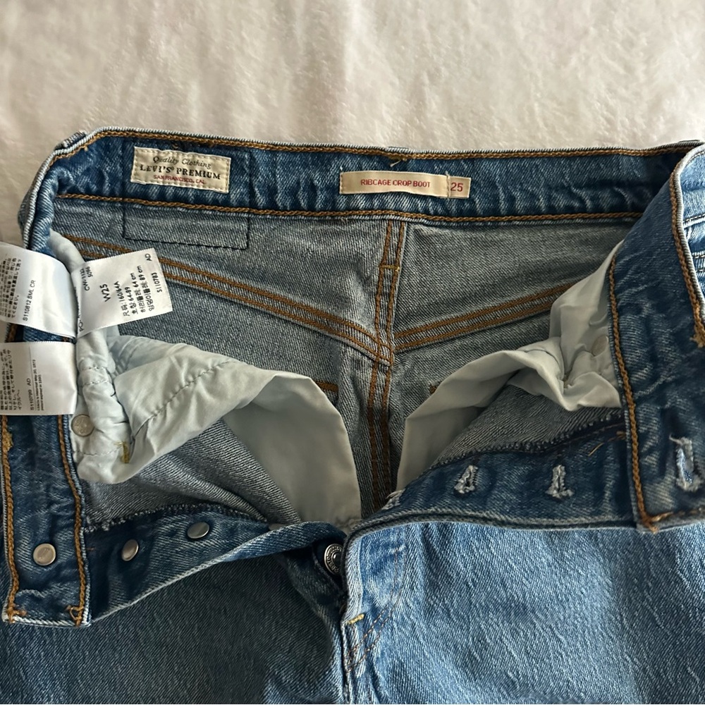 Levi’s Ribcage Crop Boot Denim Jeans - Picture 5 of 8